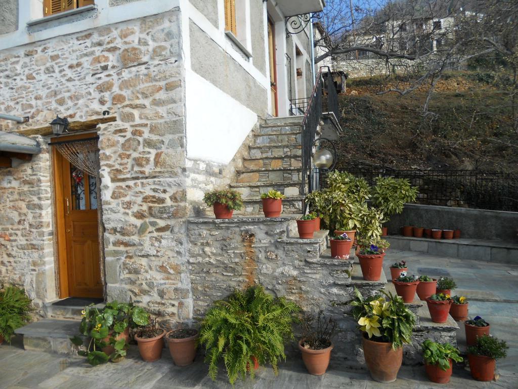 Sarafis Guesthouse Agios Lavrentios Экстерьер фото